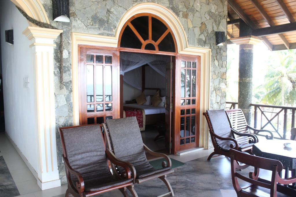 Warahena Beach Hotel เบนโตตา ภายนอก รูปภาพ