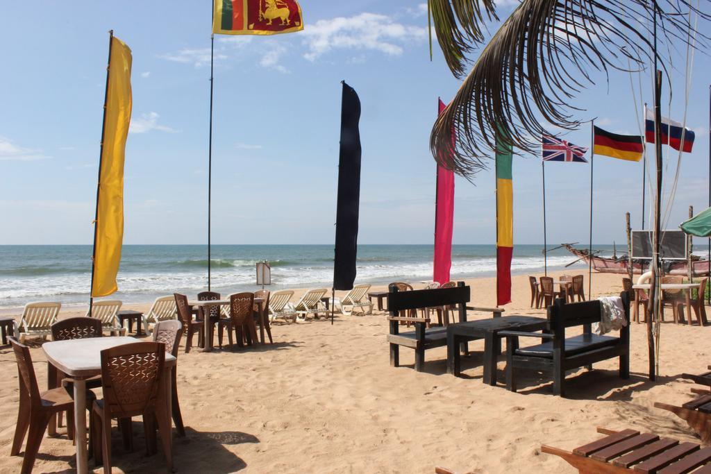 Warahena Beach Hotel เบนโตตา ภายนอก รูปภาพ
